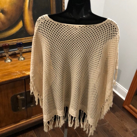 PONCHO MESH CROCHET STYLE - Picture 2 of 3
